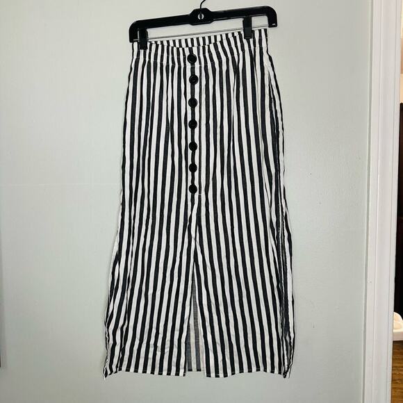 CUPCAKES AND CASHMERE Black White Striped Faux Front Button Midi Skirt Size 2 - Picture 2 of 8
